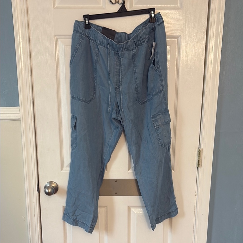 GAP Blue Cropped Ankle Pants Relaxed Fit